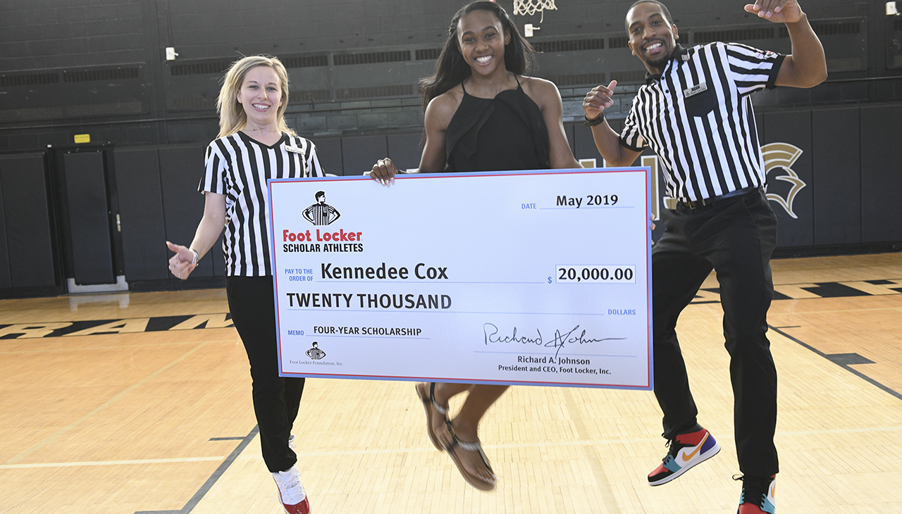 Foot Locker Foundation Surprises 20 High School Seniors With 20,000